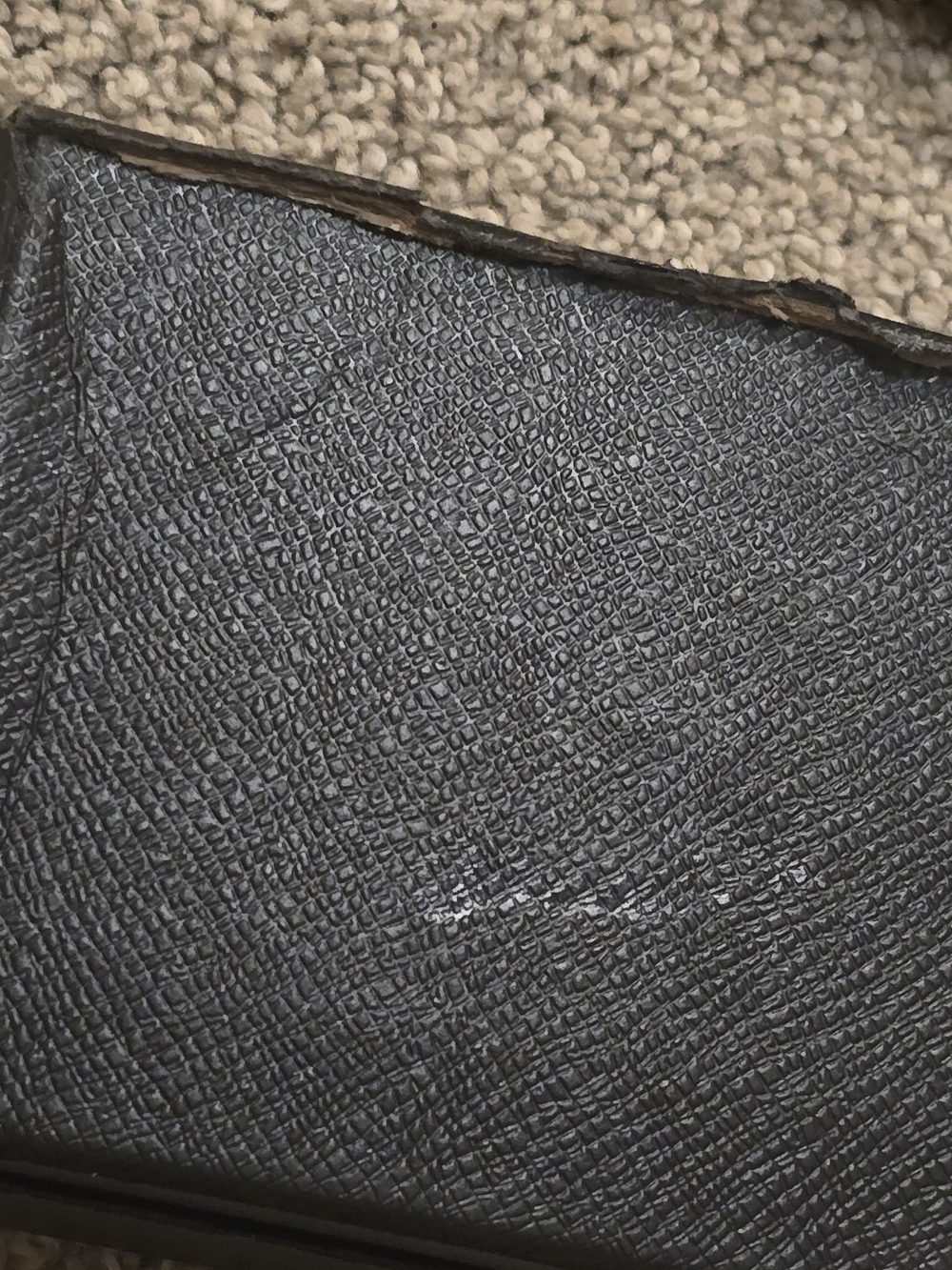 Burberry Cream Leather Wallet with Gold TB Logo - Picture 14 of 15